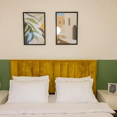 Three Doors Apartments, Papaya 1-bedroom Appartamento Tirana